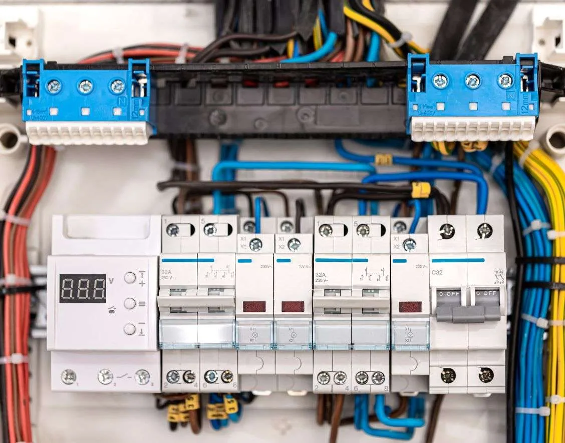 Common Electrical Issues in Homes and How to Fix Them Safely -Tripping Circuit Breakers - Fahri Electricians London