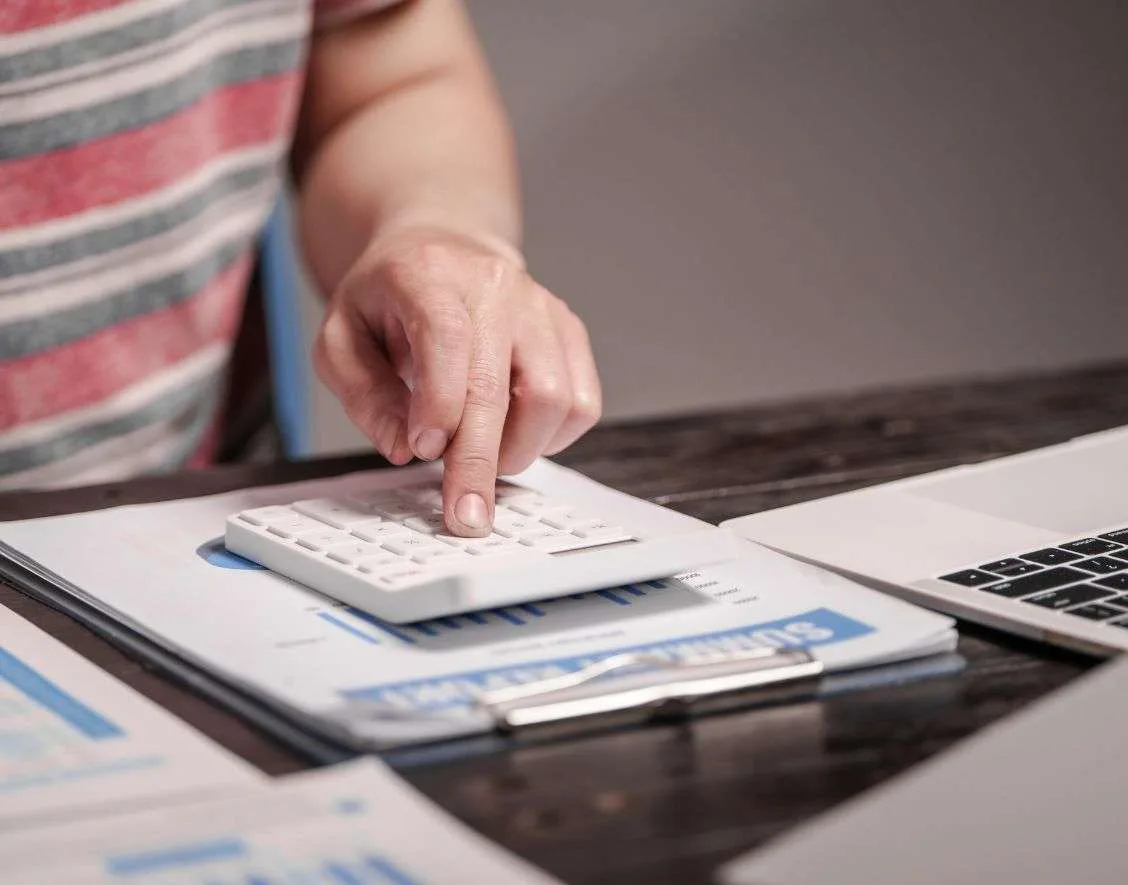 How to Choose the Right Electrician - Transparency in Pricing and Estimates - Fahri Electricians London